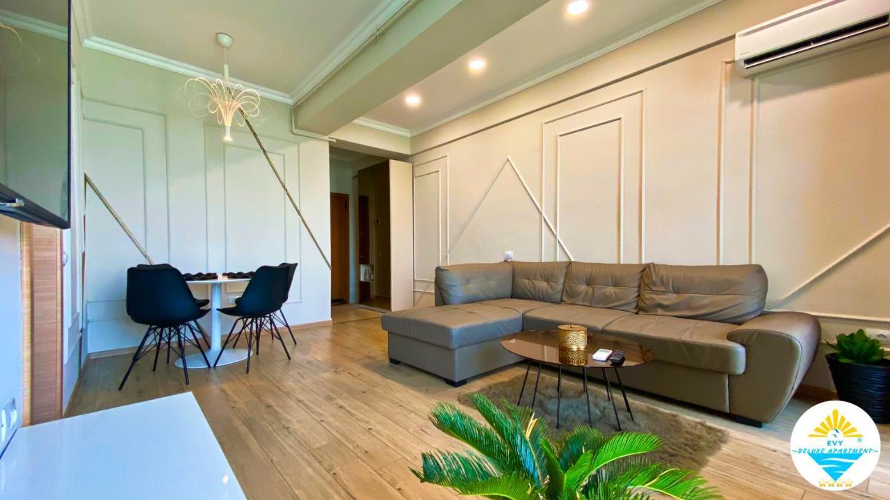 Evy Deluxe Apartment Mamaia Extérieur photo